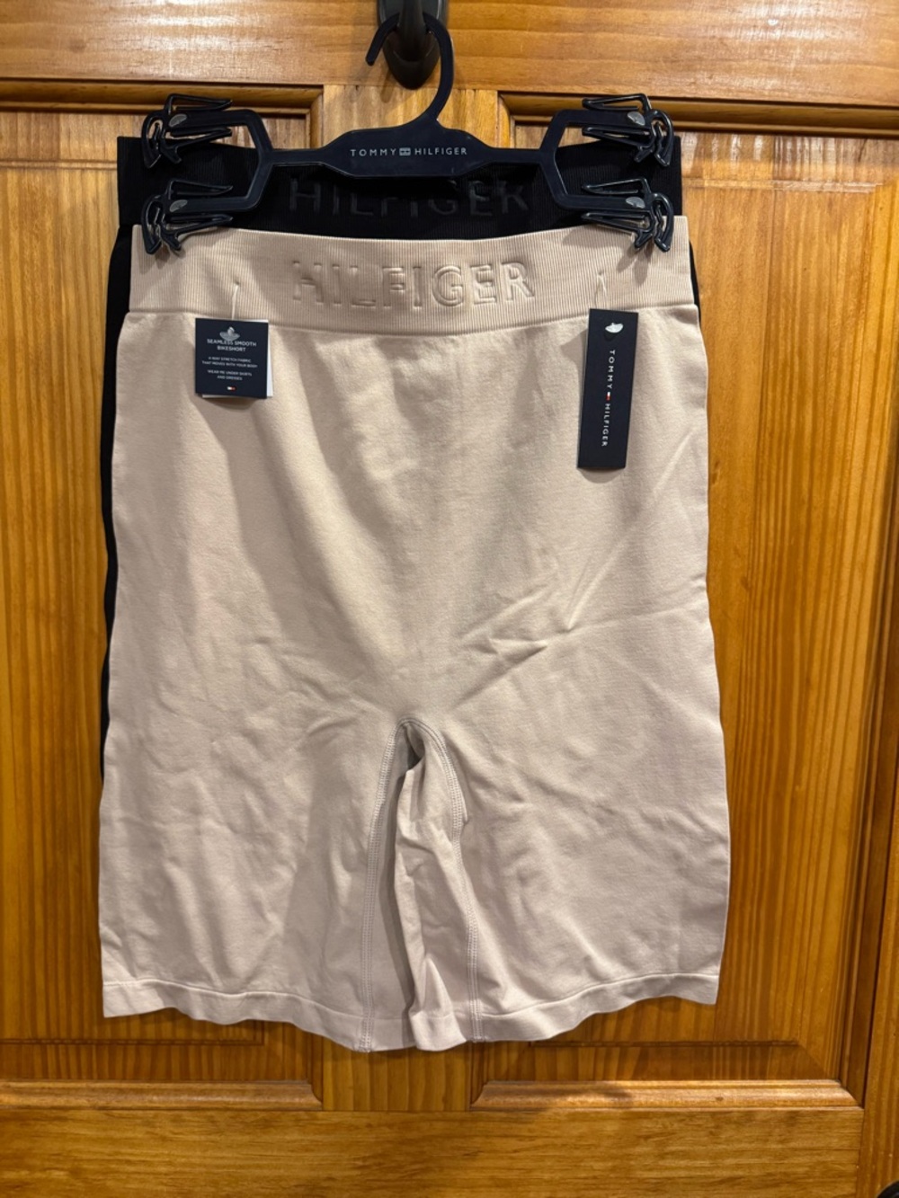 NWT 2 Piece Set Tommy Hilfiger Seamless Smooth Bikeshorts Black/Beige Medium